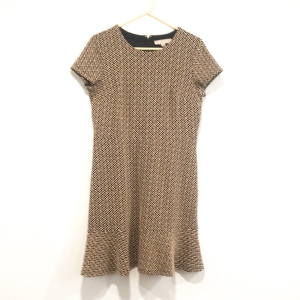 LOFT (8) black/tan sheath dress with 7” hem flare